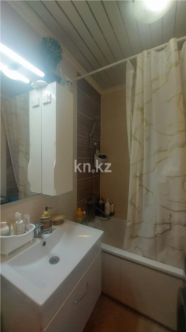 Продажа 3-комнатной квартиры, 59 м², мкр-н Восток-1 в Караганде - фото 14