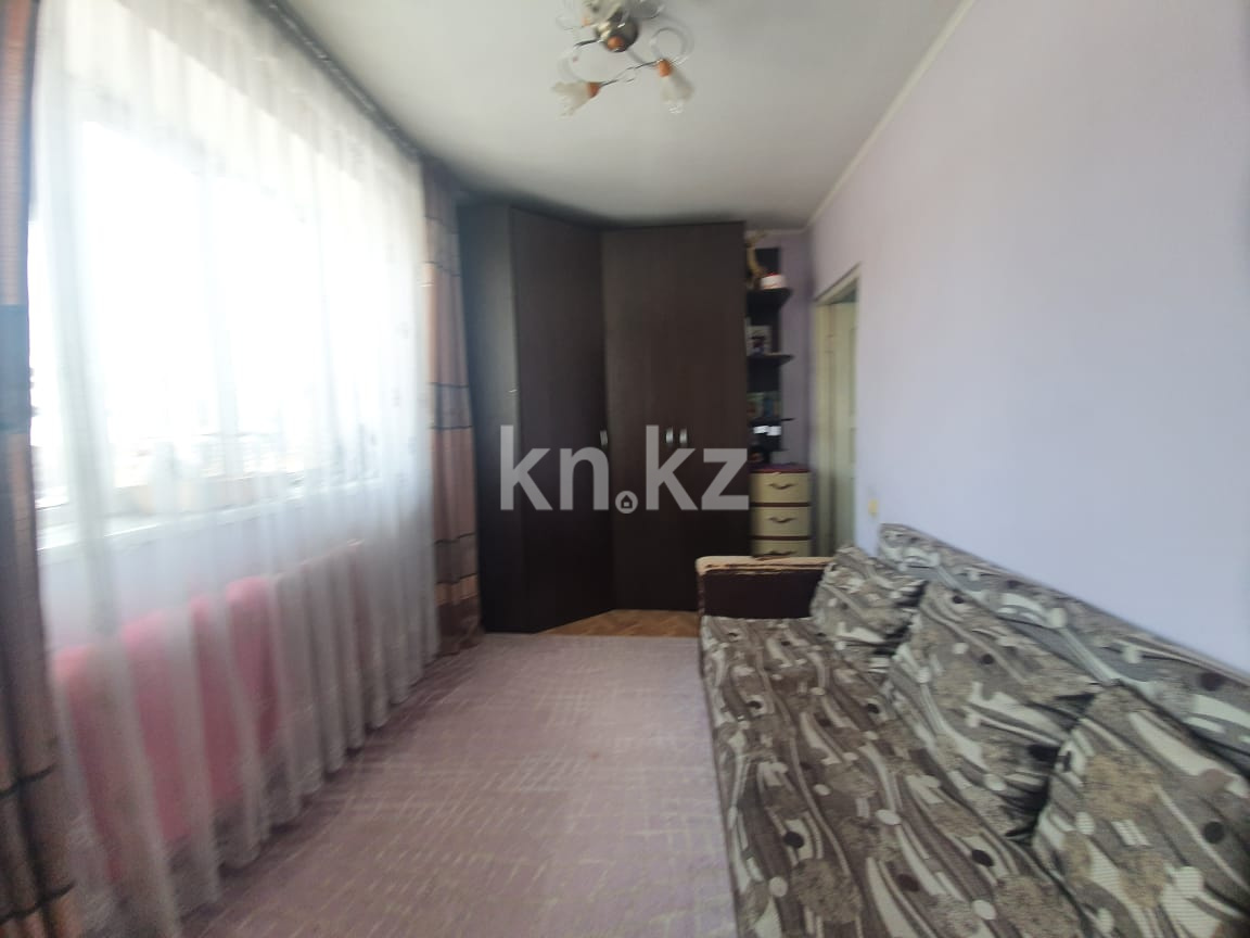 Продажа 2-комнатной квартиры, 46 м², 8 мкр., дом  72 в Алматы - фото 5