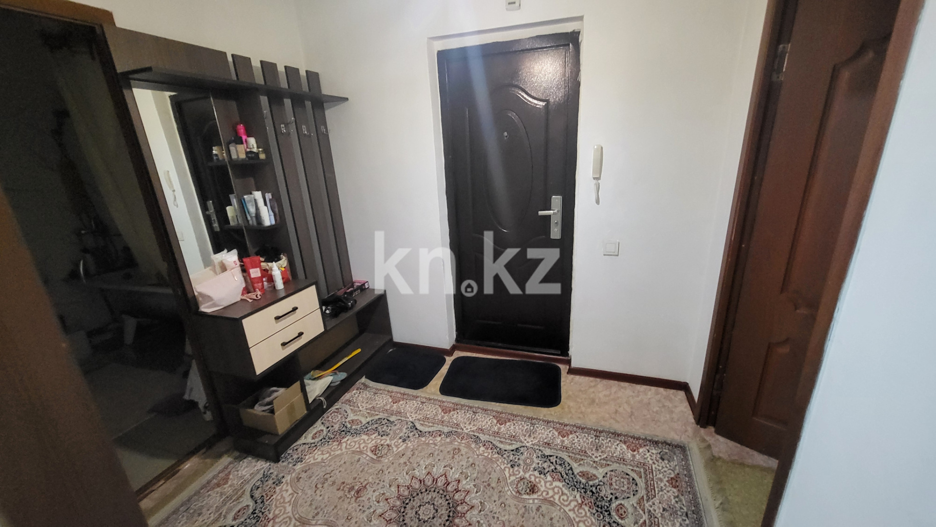 Аренда 1-комнатной квартиры, 51 м², мкр-н Акбулак, дом  5 в Алматы - фото 6