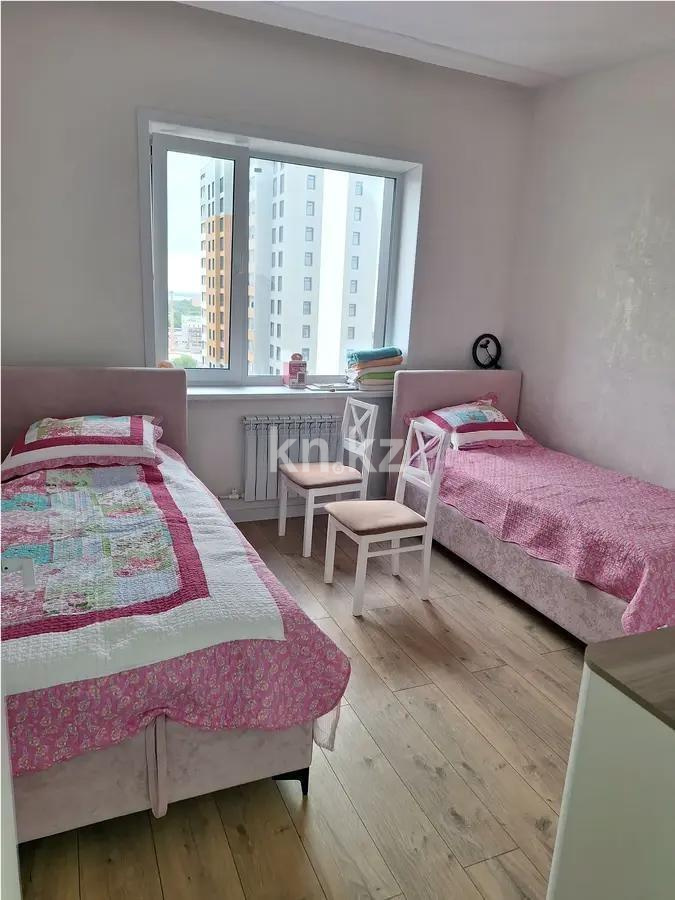 Продажа 3-комнатной квартиры, 75 м², пр. Шахтеров, дом  52Б в Караганде - фото 2