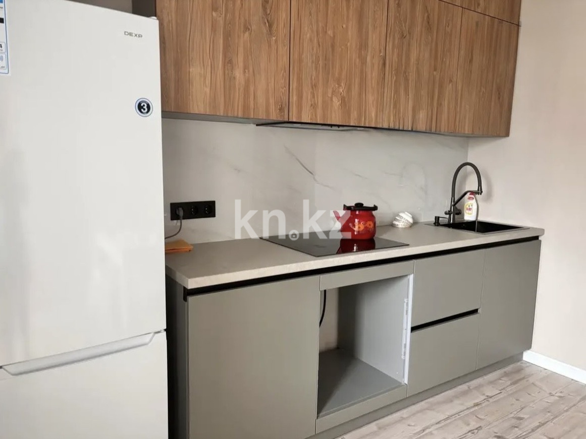 Аренда 1-комнатной квартиры, 42 м² в Астане