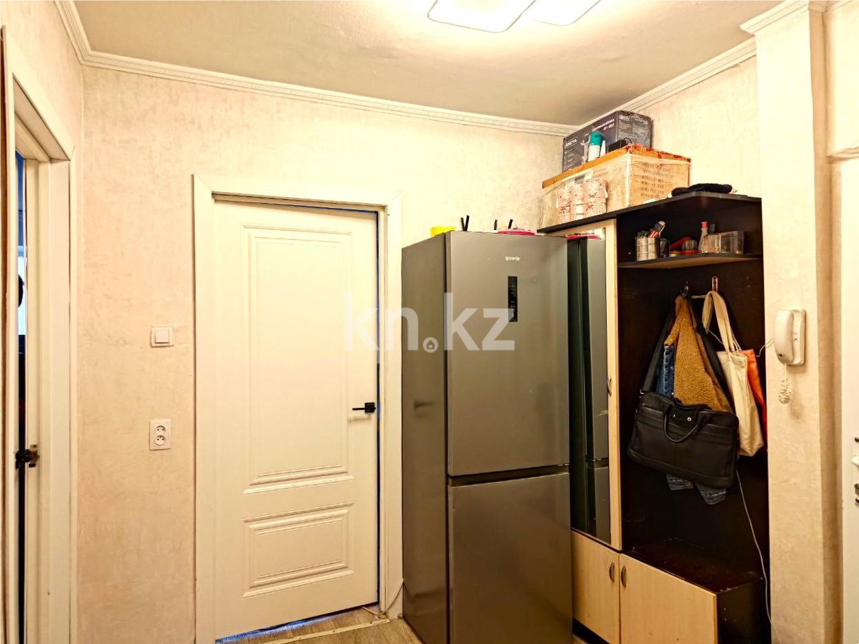 Продажа 3-комнатной квартиры, 61 м², 23-й мкр., дом  17 в Караганде - фото 9