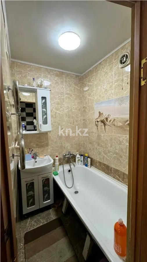 Продажа 3-комнатной квартиры, 62 м², мкр-н 16 в Караганде - фото 6