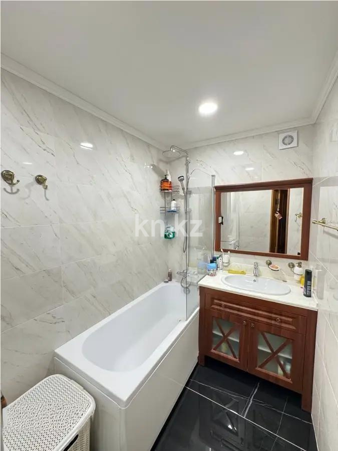 Продажа 4-комнатной квартиры, 81 м², ул. Муканова, дом  18 в Караганде - фото 5