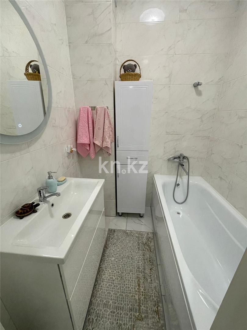 Продажа 2-комнатной квартиры, 65 м², ул. Букетова в Караганде - фото 6