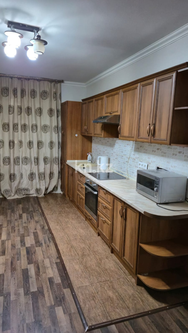 Аренда 2-комнатной квартиры, 74 м² в Астане