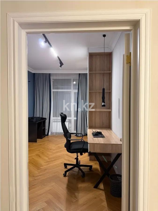 Продажа 4-комнатной квартиры, 127 м², ул. Орынбор, дом  13 в Астане - фото 3