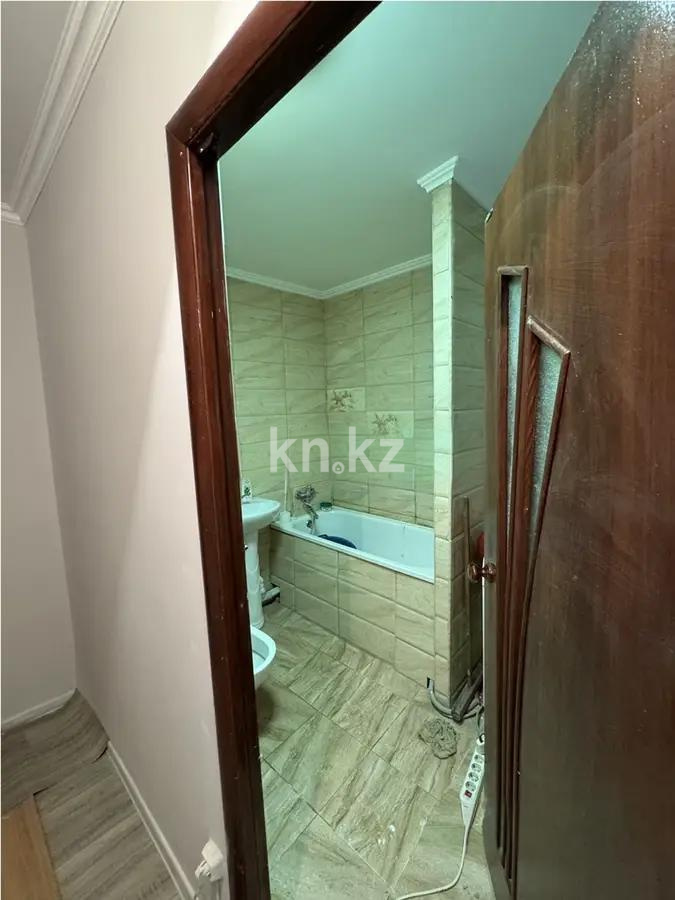 Продажа 3-комнатной квартиры, 60 м², мкр-н 1, дом  64 в Алматы - фото 4