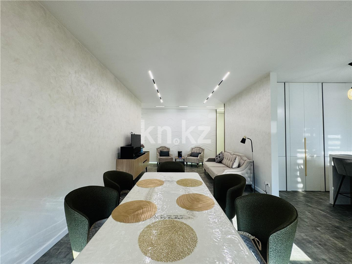 Продажа 3-комнатной квартиры, 106 м², пр. Туран в Астане - фото 3