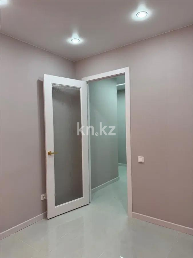 Продажа 2-комнатной квартиры, 64 м², ул. Жургенова, дом  19 в Астане - фото 3