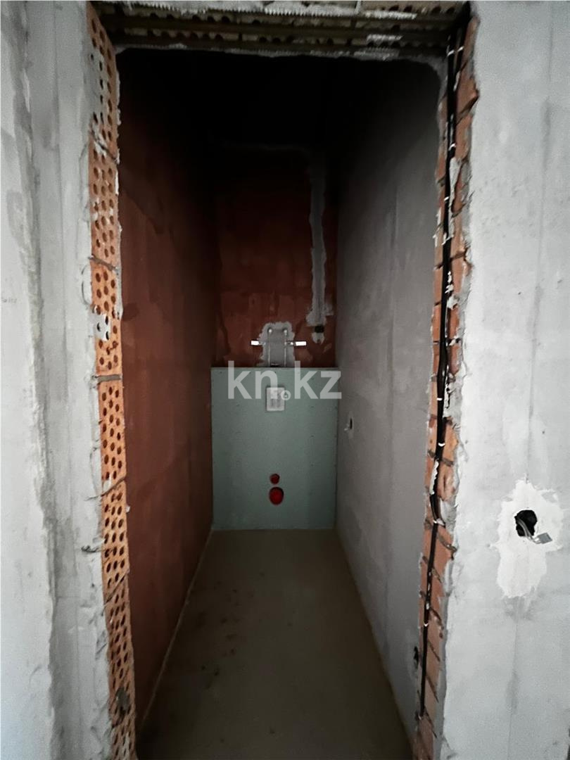 Продажа 2-комнатной квартиры, 65 м², ул. Ашимова, дом  21 блок А в Караганде - фото 6