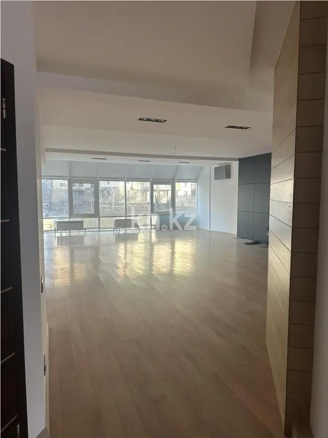 Продажа 4-комнатной квартиры, 268.1 м², пр. Достык, дом  132 в Алматы