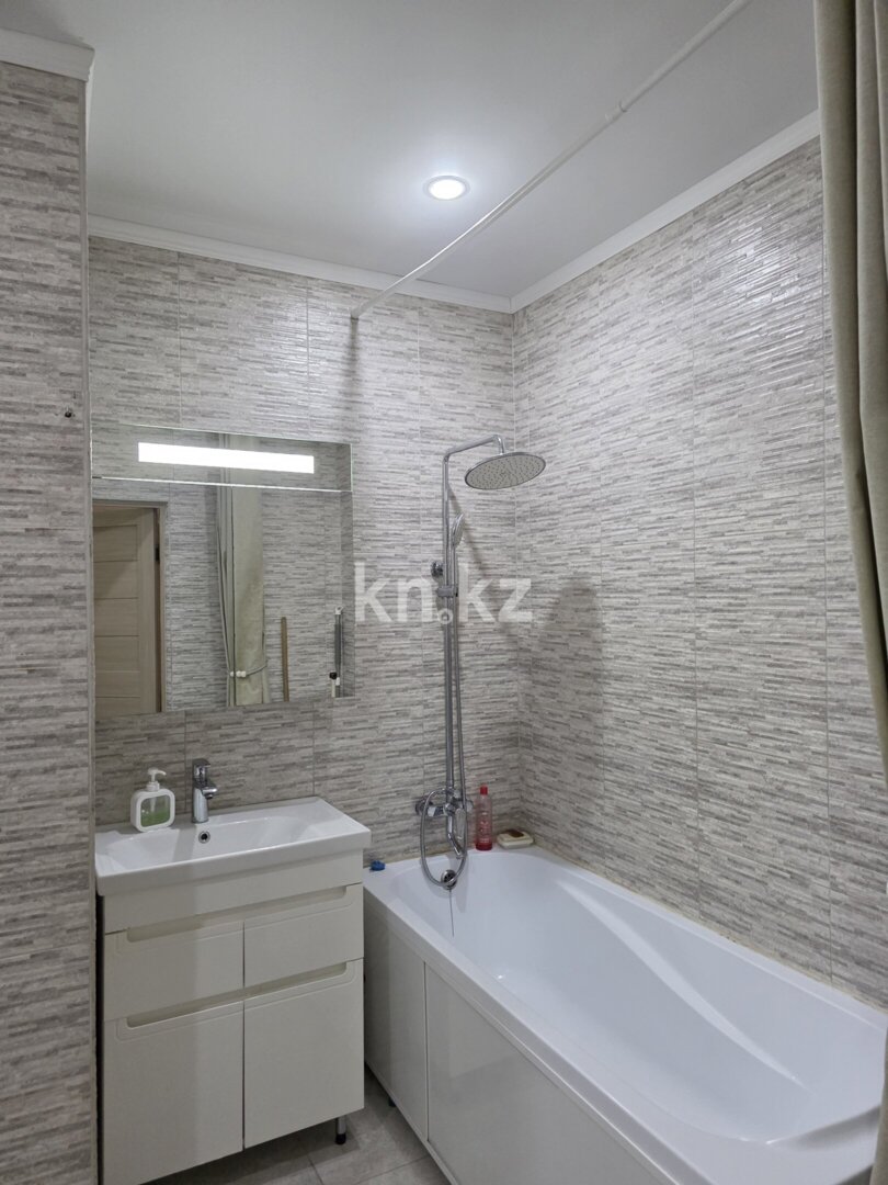 Продажа 3-комнатной квартиры, 93.7 м² в Караганде - фото 20