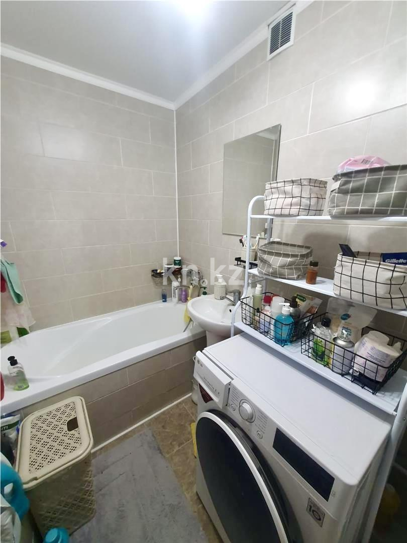 Продажа 3-комнатной квартиры, 57 м², ул. Аманжолова в Караганде - фото 8