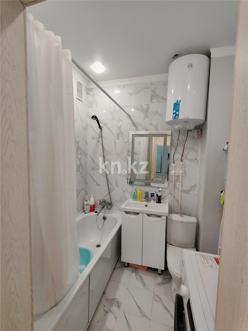 Продажа 2-комнатной квартиры, 62 м², ул. Сарыарка в Караганде - фото 18