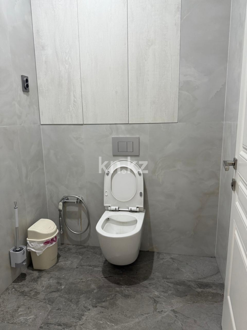 Продажа 3-комнатной квартиры, 90 м² в Караганде - фото 12