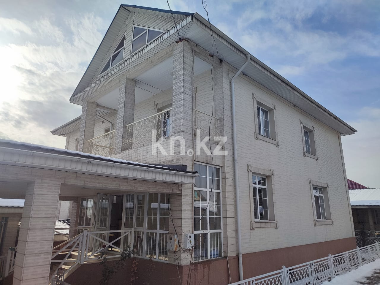 Продажа 7-комнатного дома, 497 м², ул. 1-я в Алматы