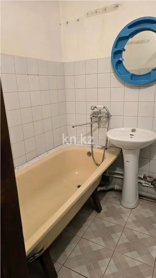 Продажа 1-комнатной квартиры, 38 м², 10 мкр., дом  7/2 в Алматы - фото 3