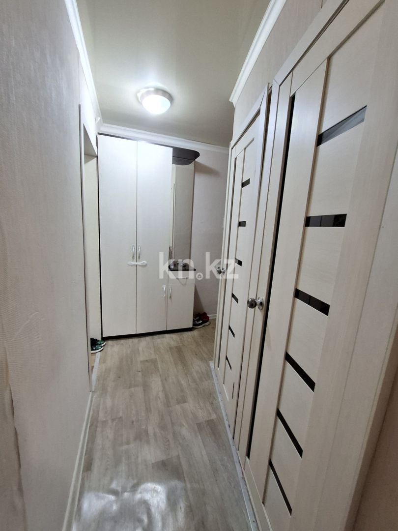 Продажа 2-комнатной квартиры, 45 м², 2 квартал, дом  18 в Караганде - фото 8