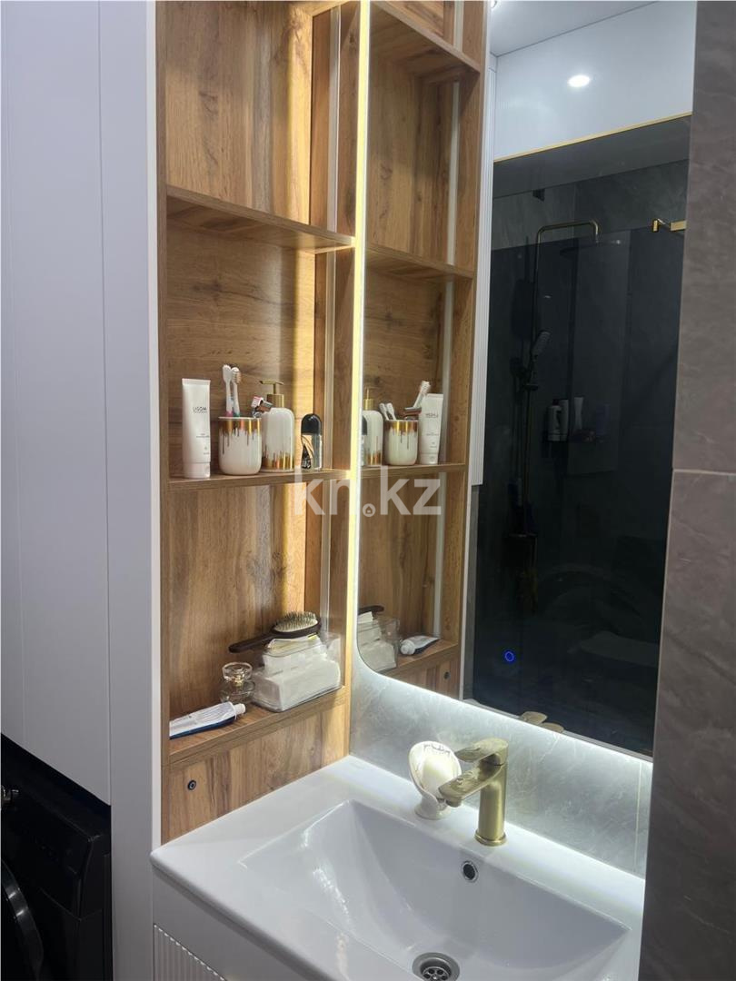 Продажа 3-комнатной квартиры, 75 м², ул. Муканова в Караганде - фото 9