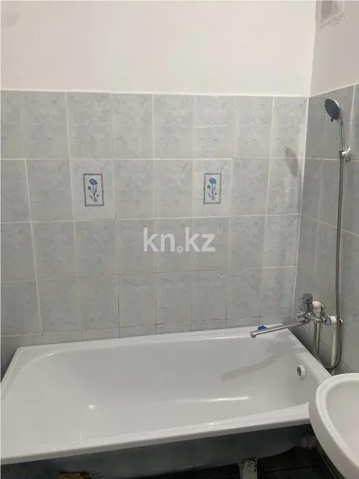 Продажа 2-комнатной квартиры, 56 м², мкр-н Голубые Пруды, дом  12 в Караганде - фото 4