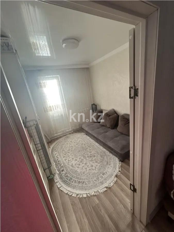 Продажа 3-комнатной квартиры, 48 м², 18 мкр., дом  22 в Караганде - фото 4