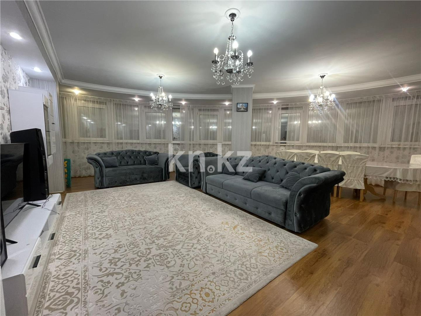 Продажа 3-комнатной квартиры, 130 м², пр. Шахтеров в Караганде - фото 2