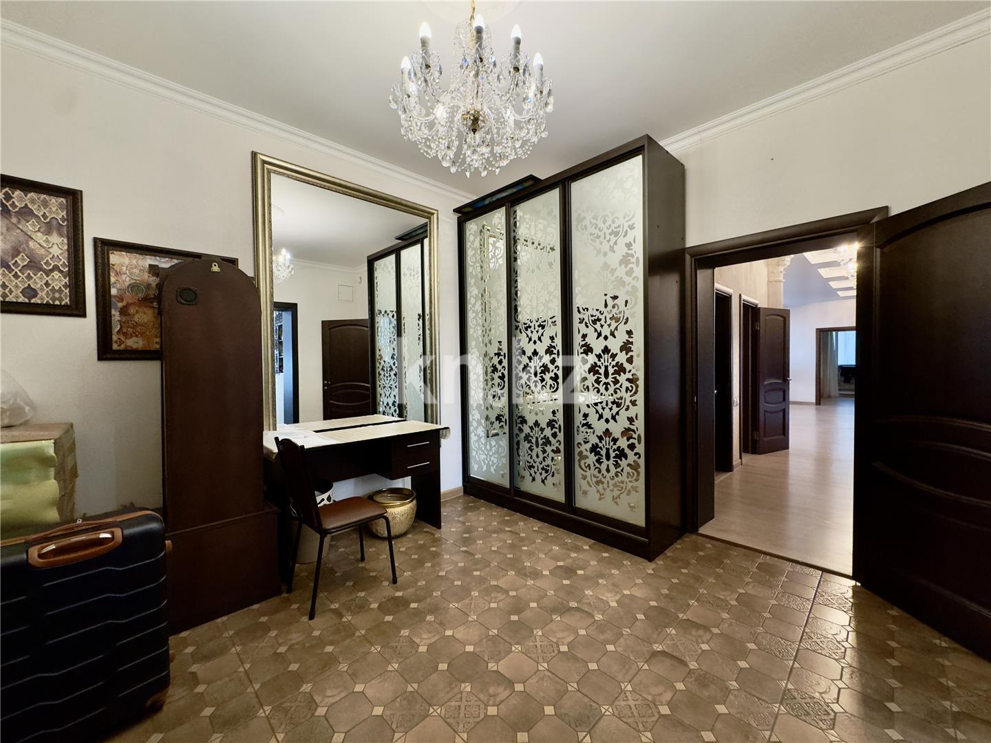 Продажа 5-комнатной квартиры, 217 м² в Караганде - фото 18