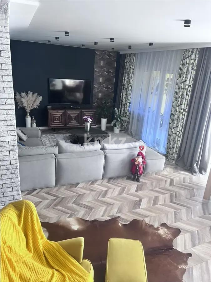 Продажа 4-комнатной квартиры, 270 м² в Алматы