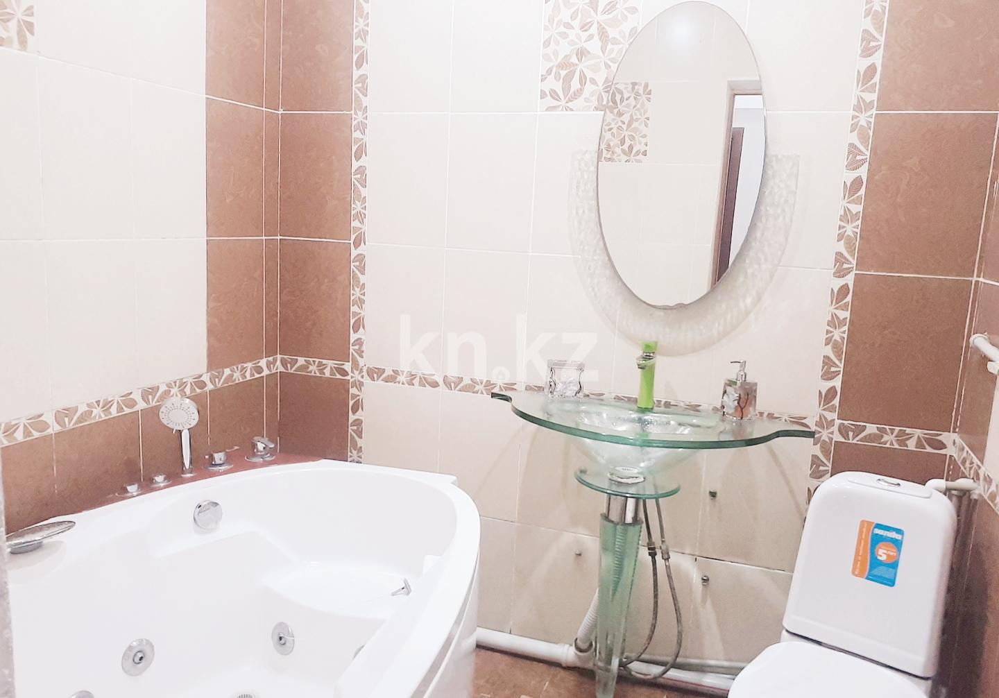 Аренда 1-комнатной квартиры посуточно, 52 м², Алмагуль мкр-н, дом  9 в Атырау - фото 16