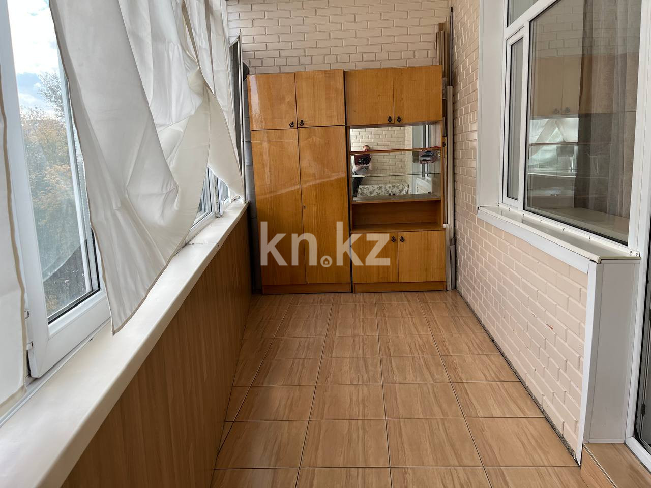 Продажа 4-комнатной квартиры, 136 м², ул. Аманжолова, дом  65/4 в Караганде - фото 2