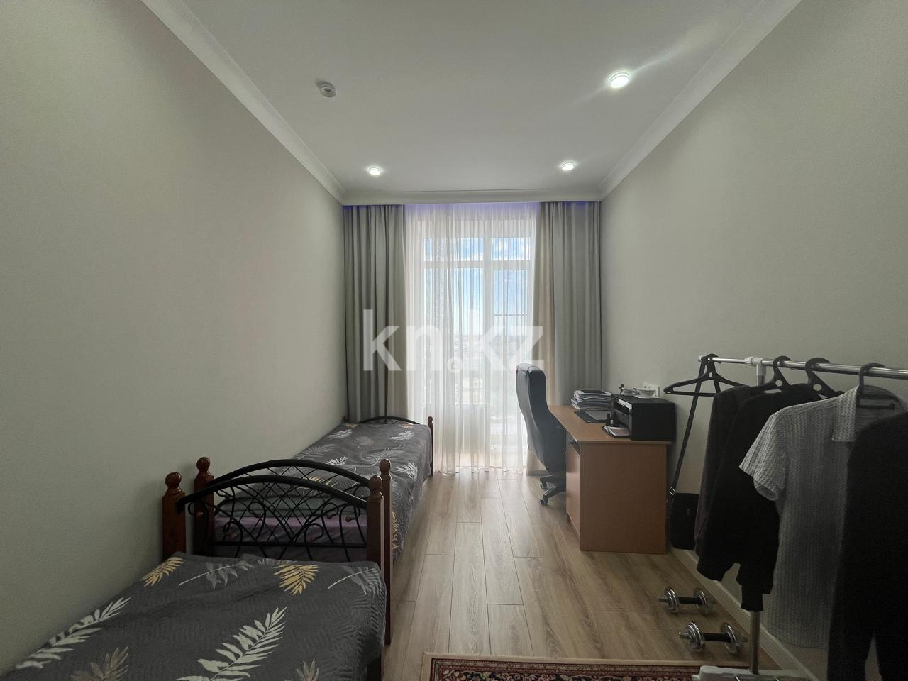 Продажа 3-комнатной квартиры, 97 м², мкр. Степной-4, дом  23/2 в Караганде - фото 4