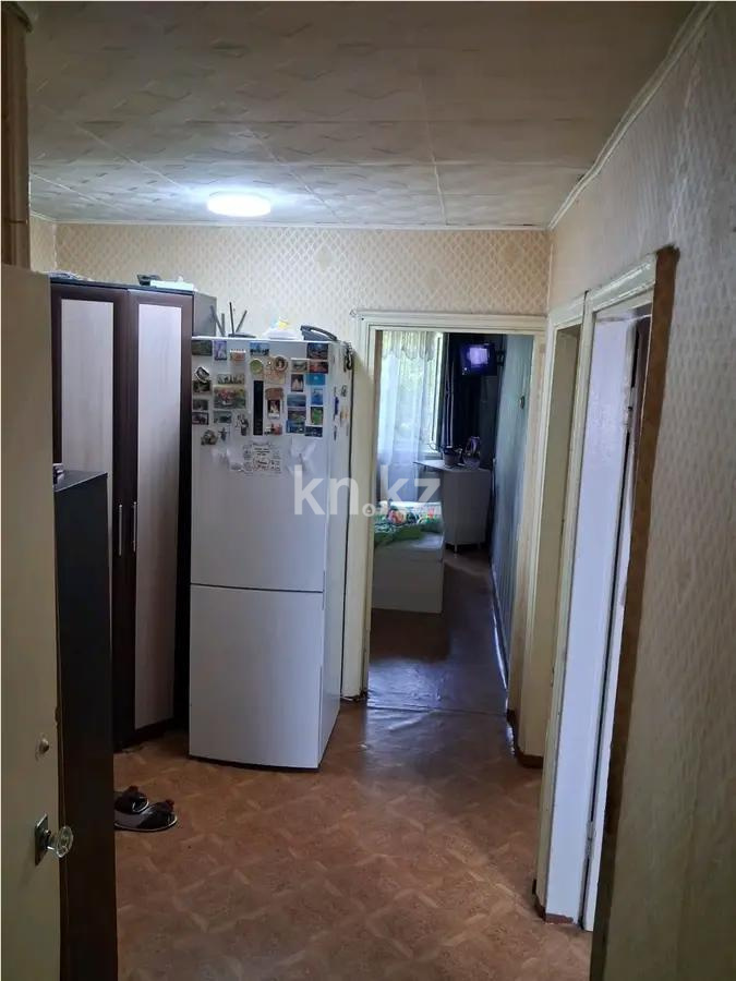 Продажа 3-комнатной квартиры, 62 м², 17 мкр., дом  49 в Караганде - фото 3