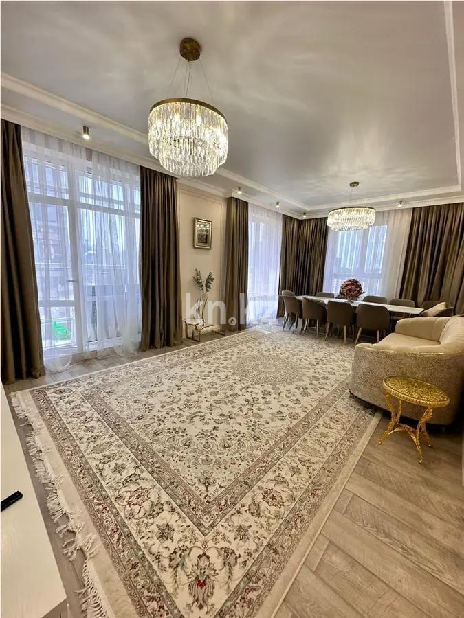 Продажа 5-комнатной квартиры, 160 м², ул. Муканова, дом  41/24 в Караганде