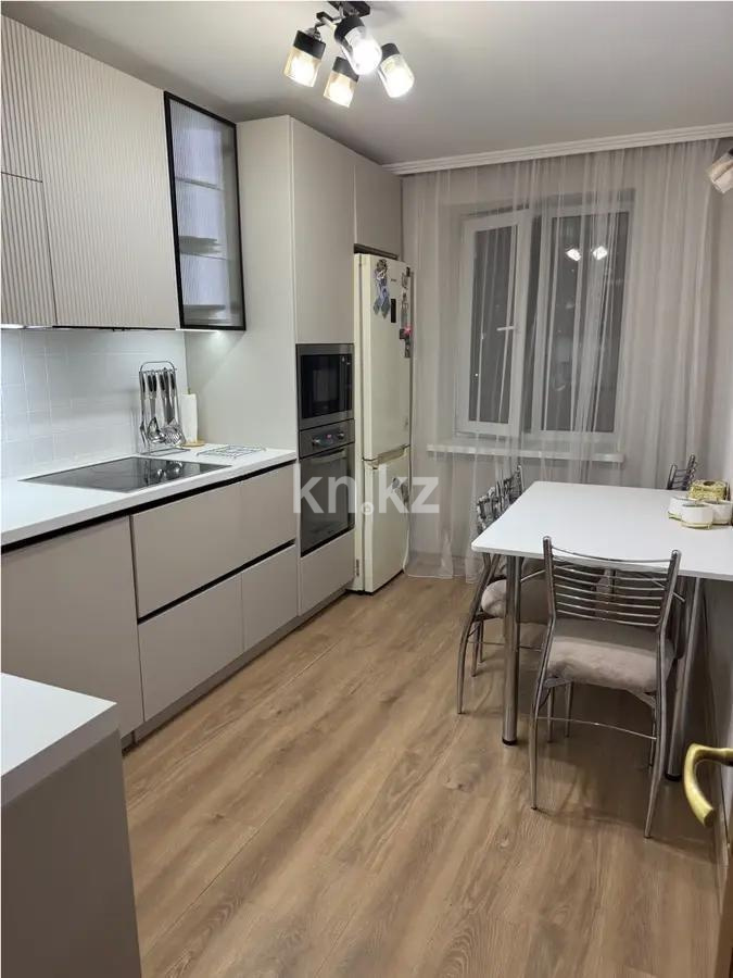 Продажа 3-комнатной квартиры, 62 м², ул. Муканова, дом  11 в Караганде - фото 4