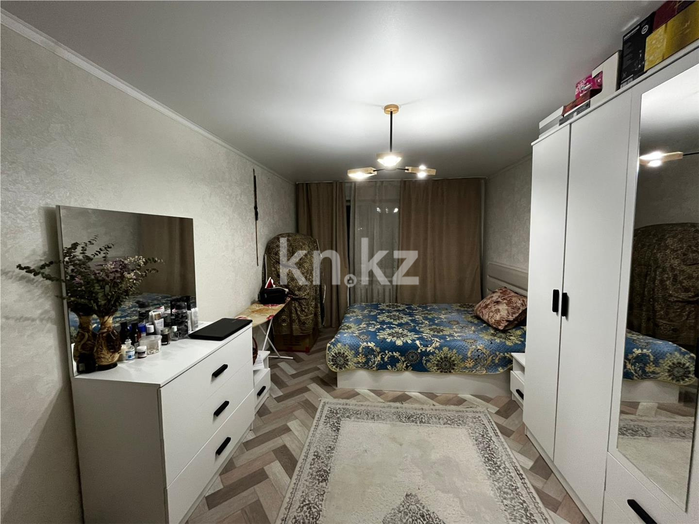 Продажа 3-комнатной квартиры, 63 м², 19 мкр. в Караганде - фото 3