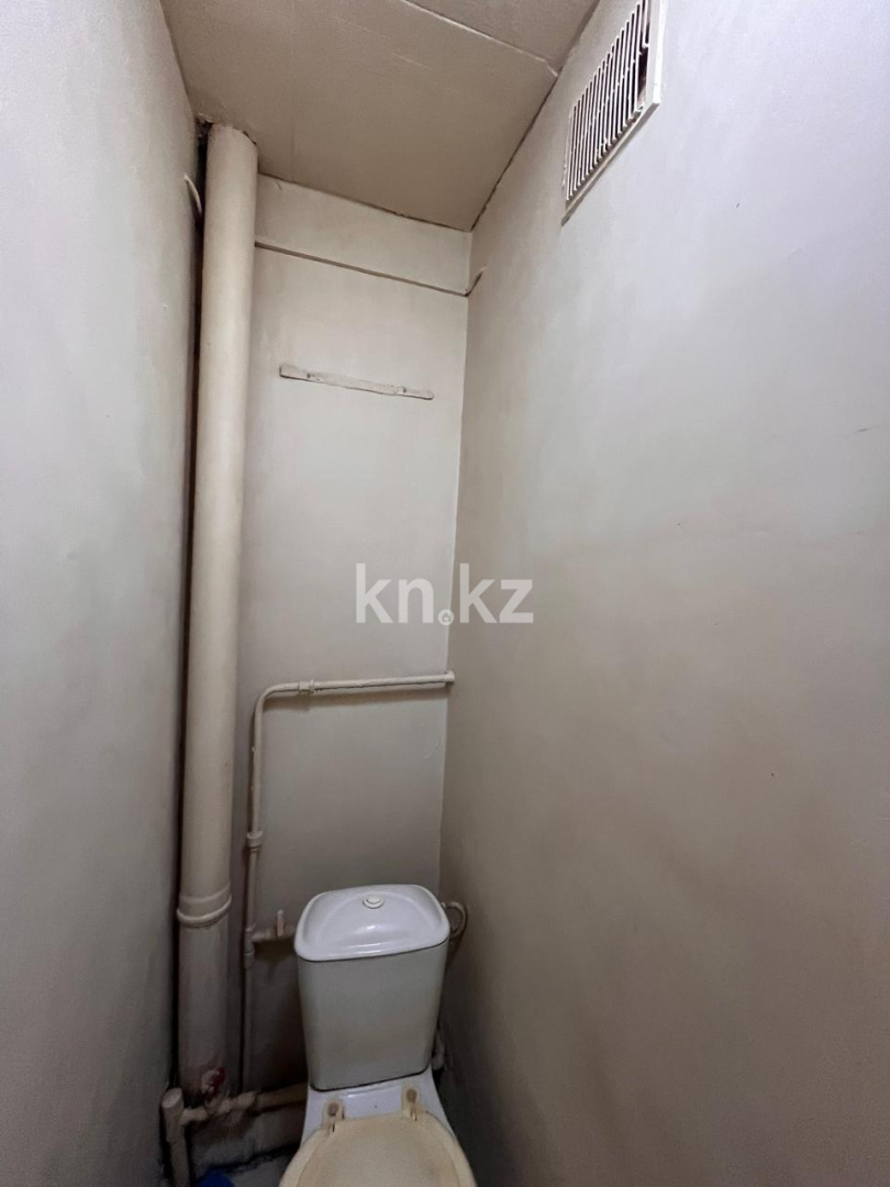 Продажа 2-комнатной квартиры, 48 м², 15-й мкр., дом  15 в Караганде - фото 9