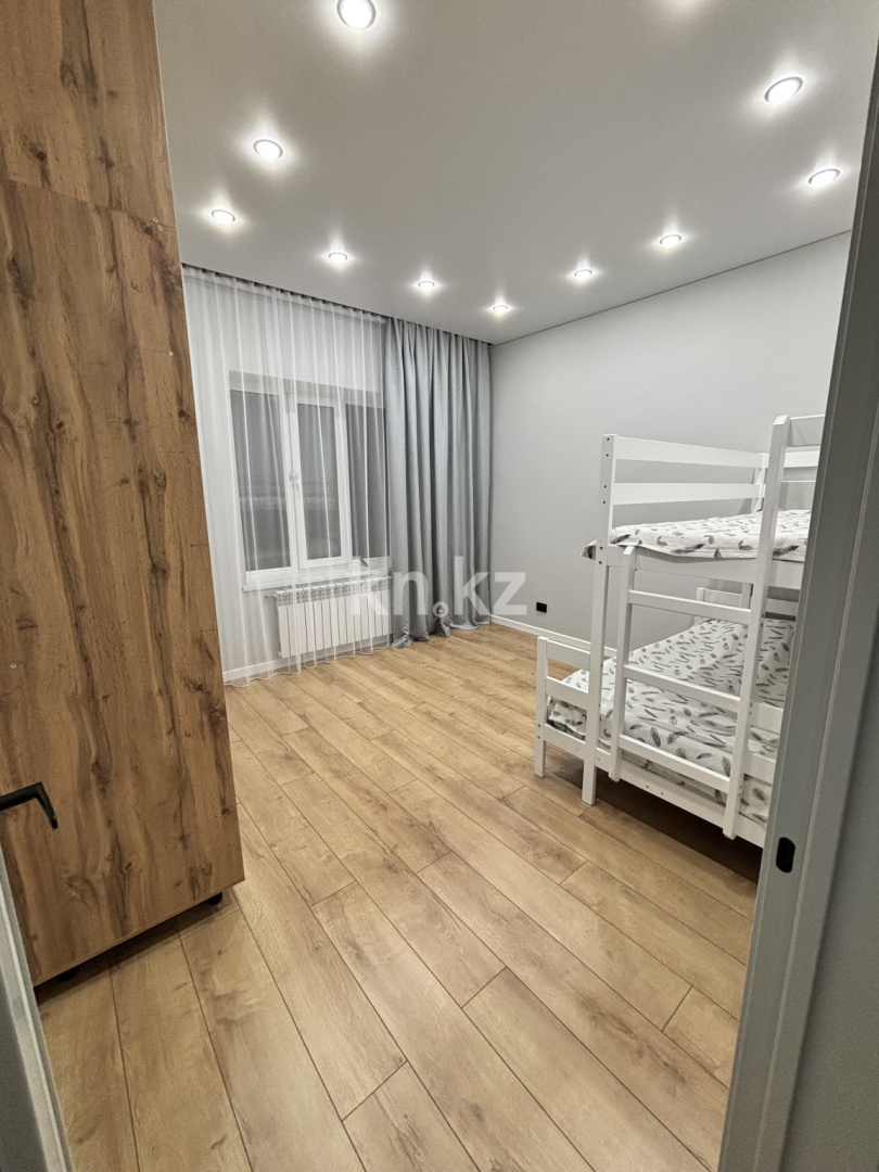 Продажа 4-комнатной квартиры, 105 м², ул. Кулкыбаева, дом  13 в Караганде - фото 8