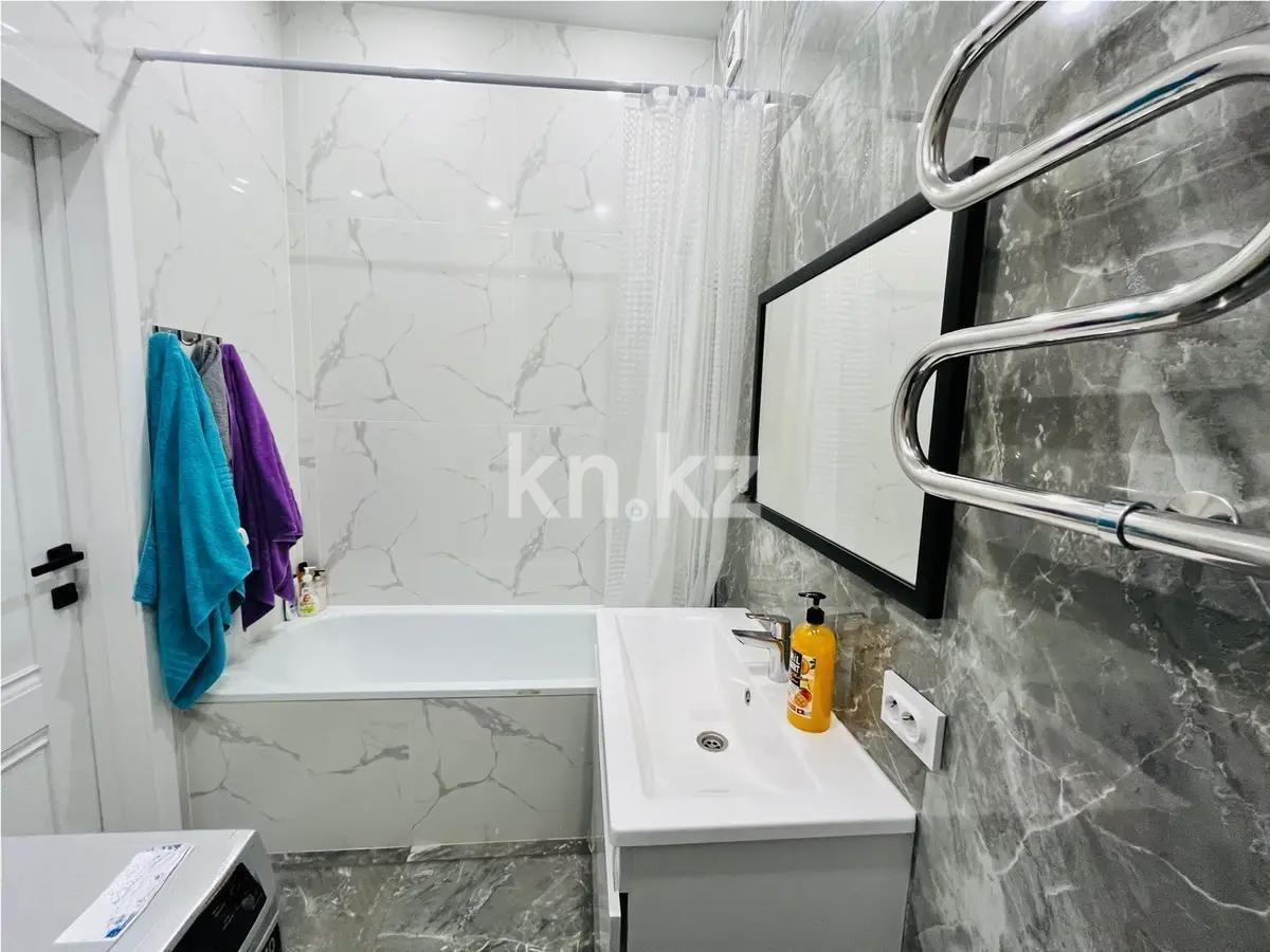 Продажа 2-комнатной квартиры, 65 м², ул. Дюсембекова, дом  83/2 в Караганде - фото 4