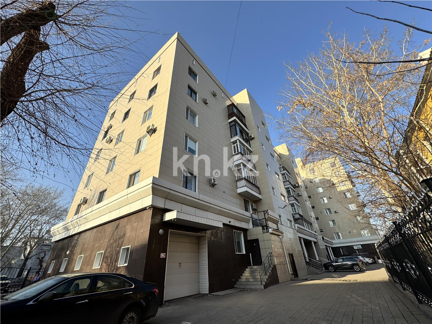 Продажа 3-комнатной квартиры, 132 м², ул. Абая, дом  5 в Караганде - фото 35