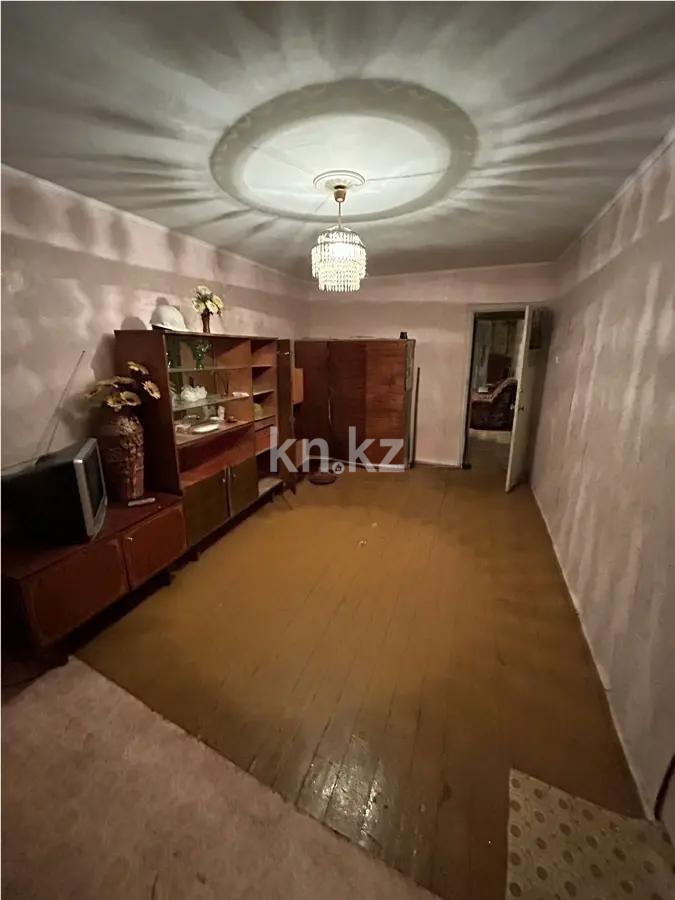 Продажа 2-комнатной квартиры, 50 м², мкр. Аксай-3б, дом  12 в Алматы - фото 2