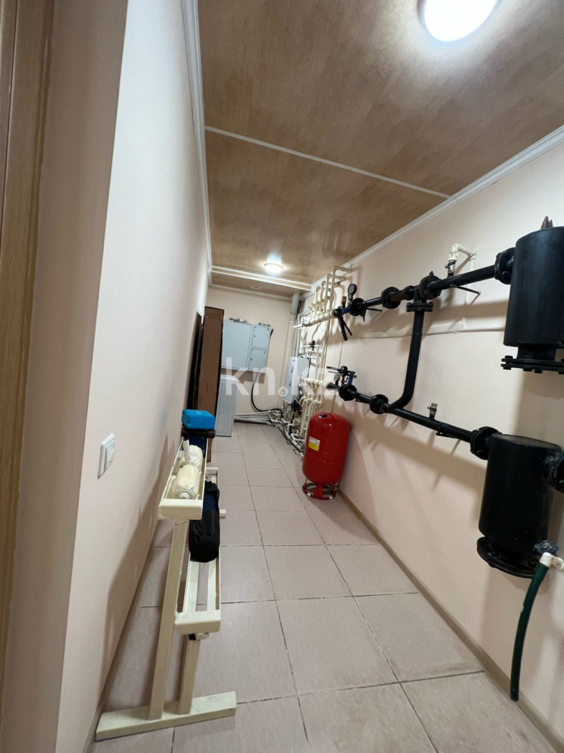 Продажа 7-комнатного дома, 474 м², ул. Комиссарова в Караганде - фото 40