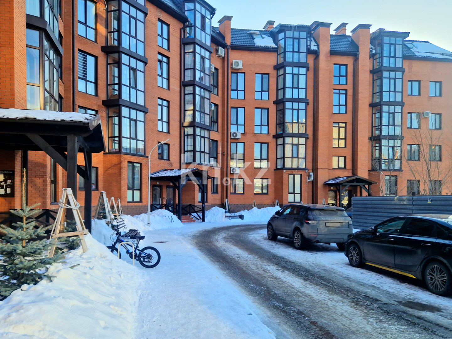 Продажа 4-комнатной квартиры, 161.8 м² в Караганде