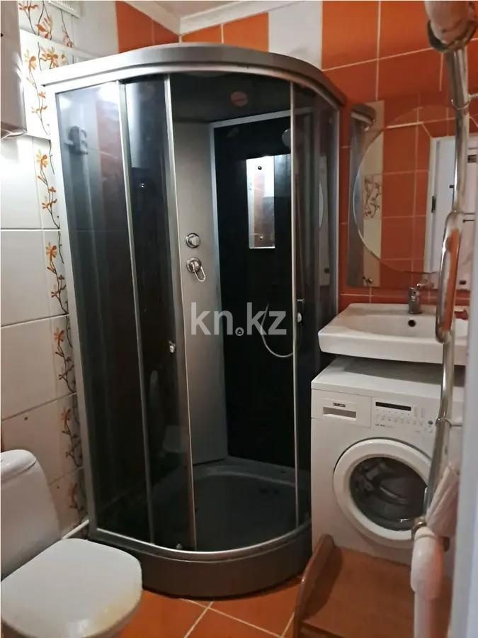 Продажа 2-комнатной квартиры, 42 м², мкр-н 12, дом  5 в Караганде - фото 4