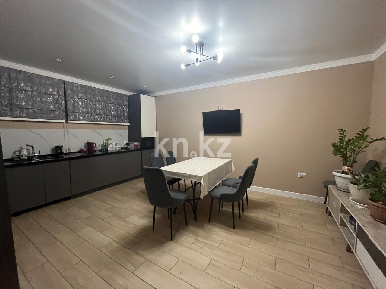 Продажа 6-комнатного дома, 267 м², 5-я в Караганде