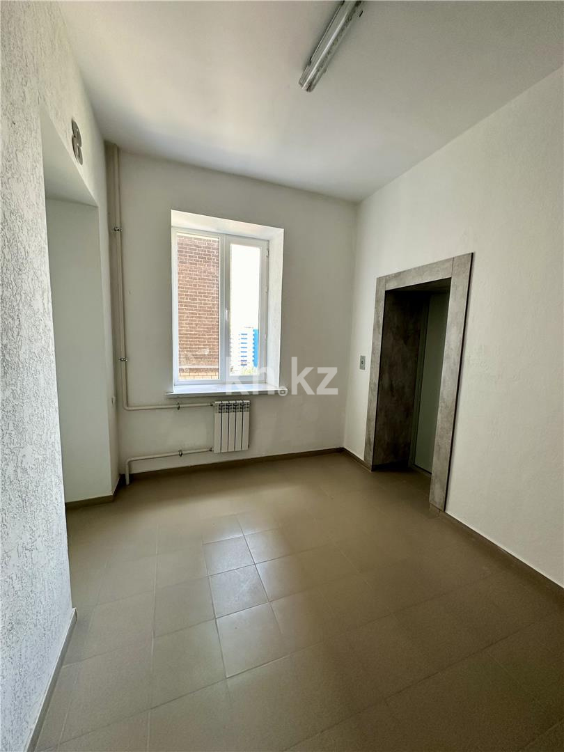 Продажа 3-комнатной квартиры, 97 м², пр. Шахтеров, дом  68 в Караганде - фото 30