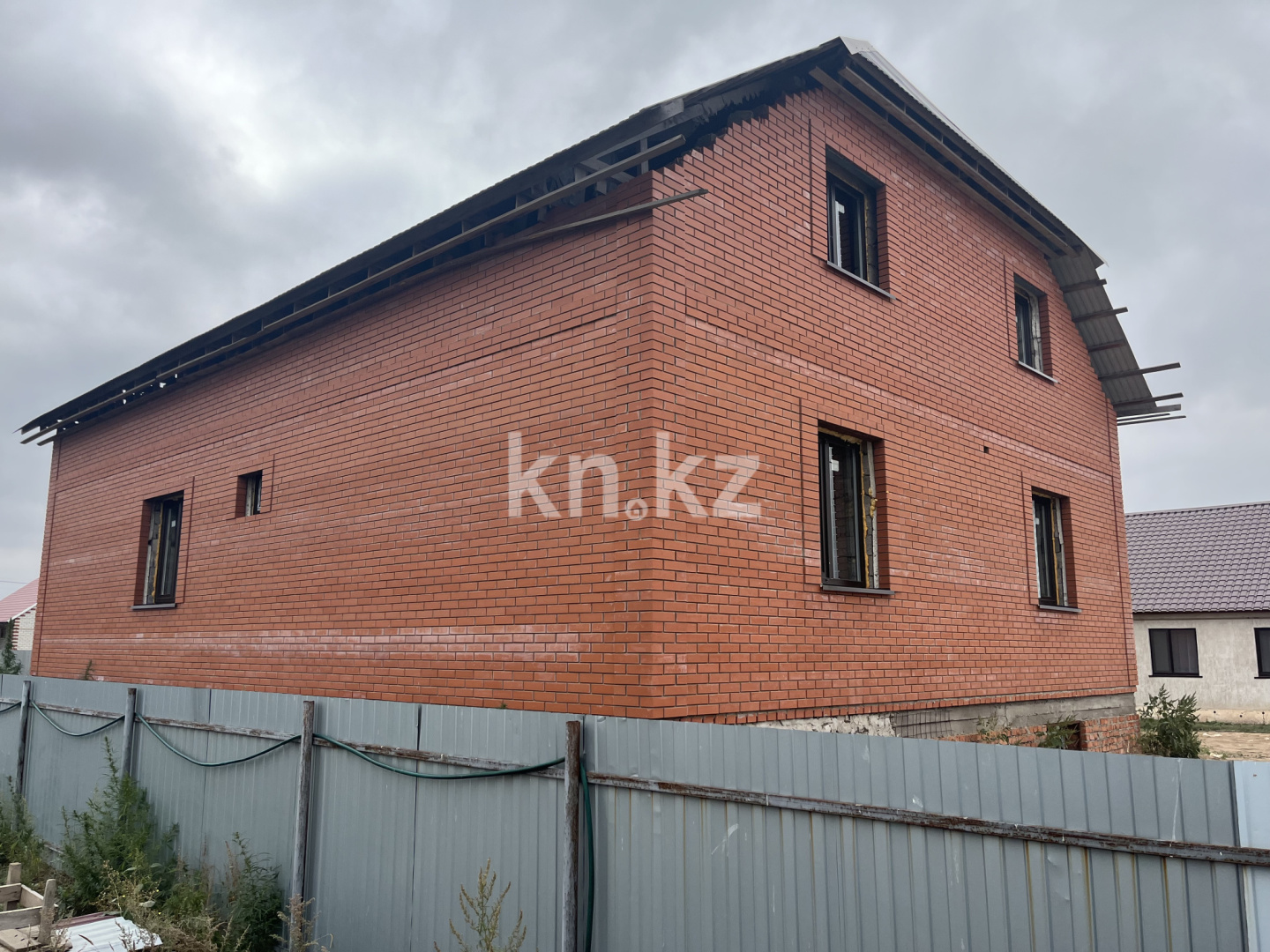 Продажа 5-комнатного дома, 378 м² в Уральске