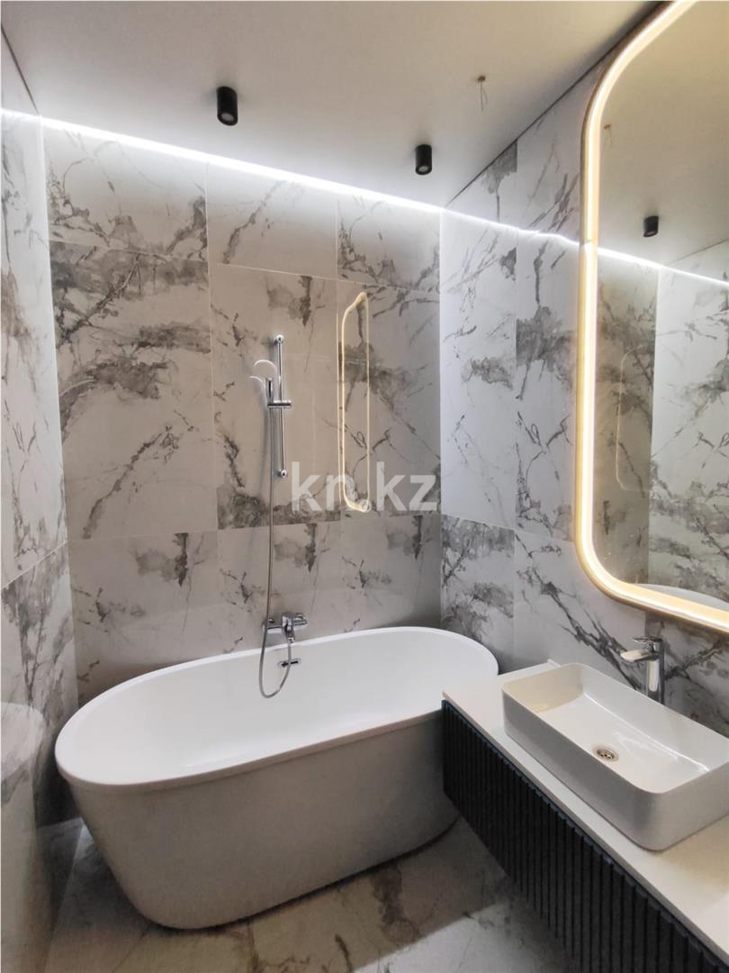 Продажа 4-комнатной квартиры, 108 м², пр. Шахтеров в Караганде - фото 18