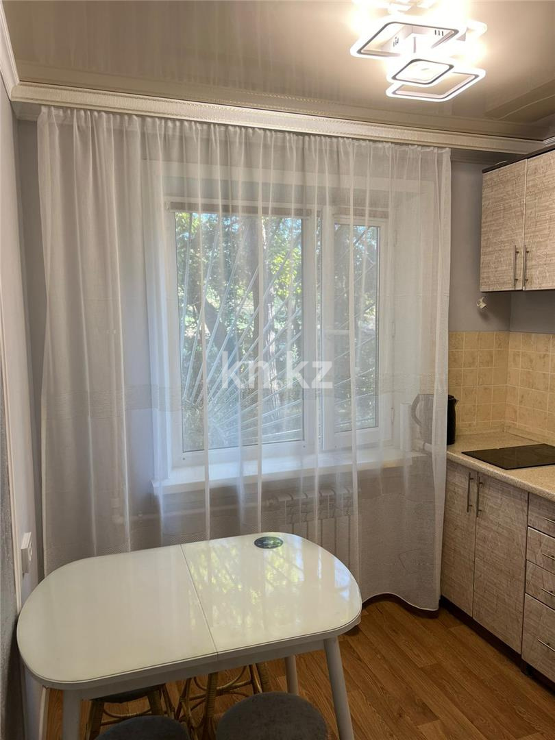 Продажа 2-комнатной квартиры, 44 м², 14 мкр., дом  42 в Караганде - фото 7