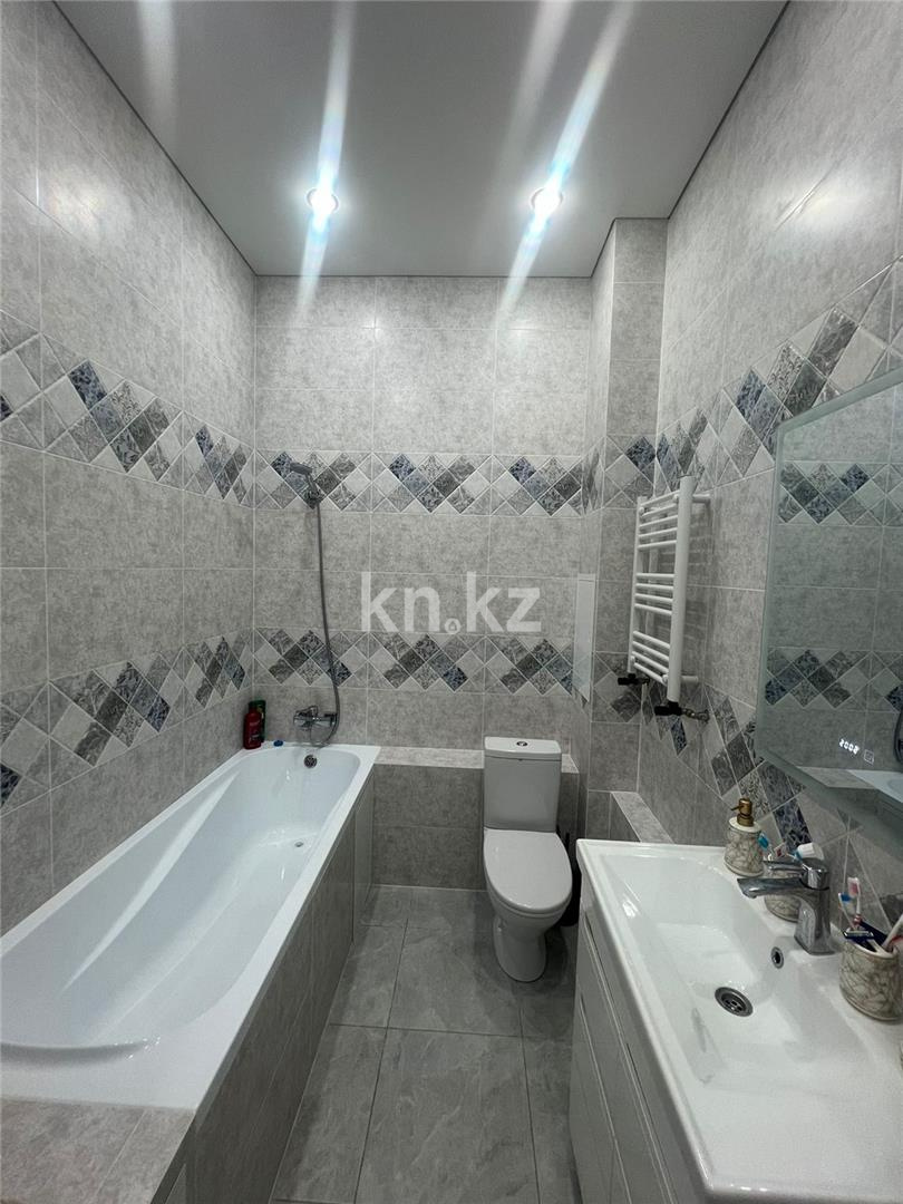 Продажа 4-комнатной квартиры, 107 м², ул. 3-я, дом  42б в Караганде - фото 8